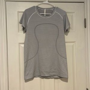 Striped Lululemon Swift Stride Women’s Tee. Size 12. Worn Once.